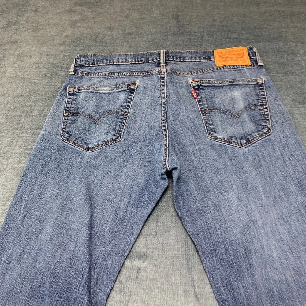 Levi's 559 Jeans Mens 33x30 Blue Denim Frayed Hem Comfort Relaxed Fit Outdoor